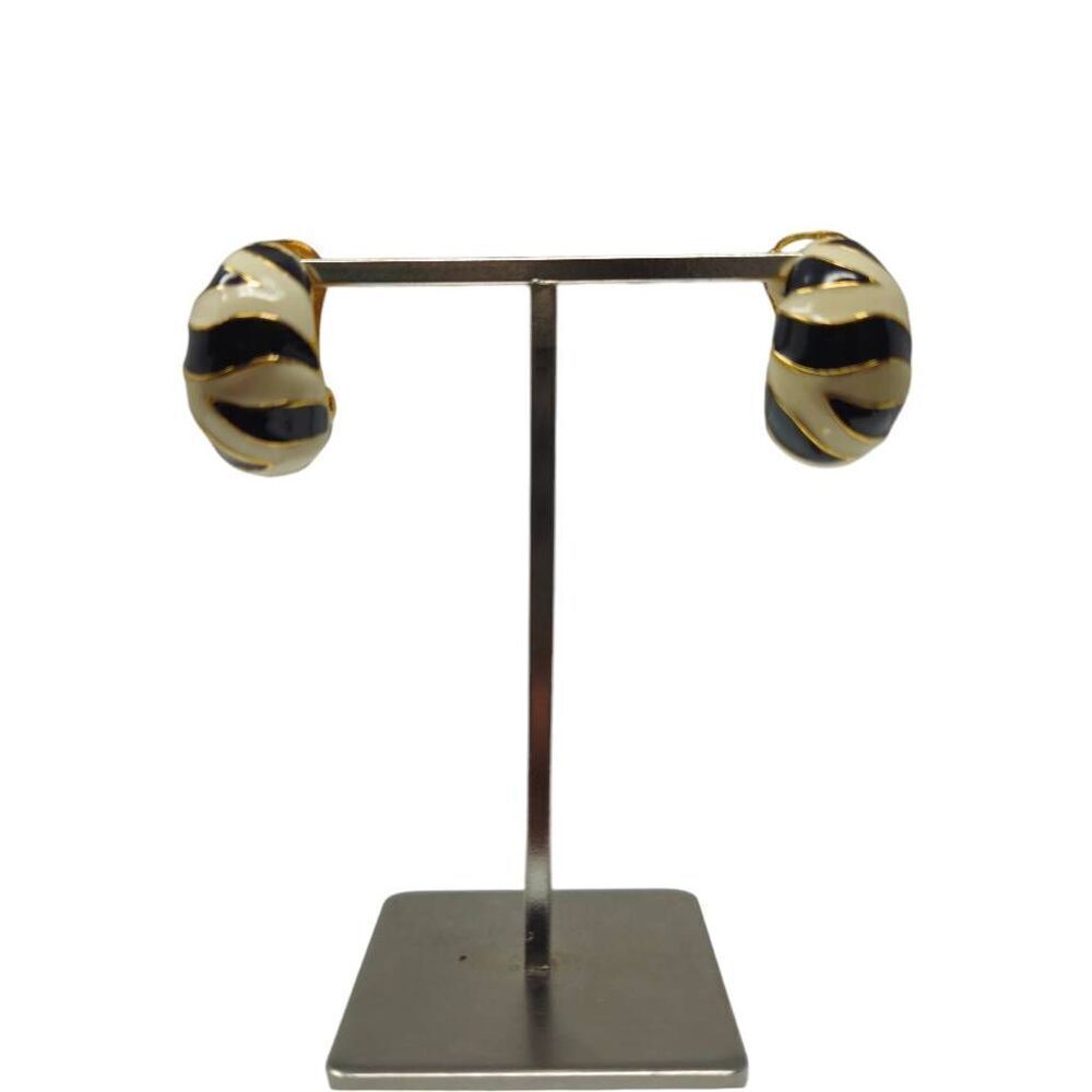 Vintage Kenneth Jay Lane Black and Cream Enamel Swirl Clip-On Earrings | 1.04" | - Picture 1 of 8